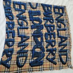 Burberry 140 x 140 cm wool & silk scarf